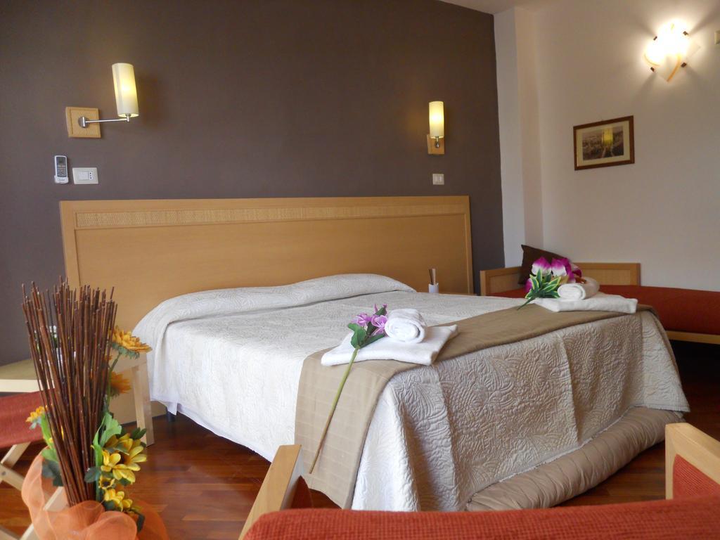 Catania Crossing B&B - Rooms & Comforts Eksteriør billede
